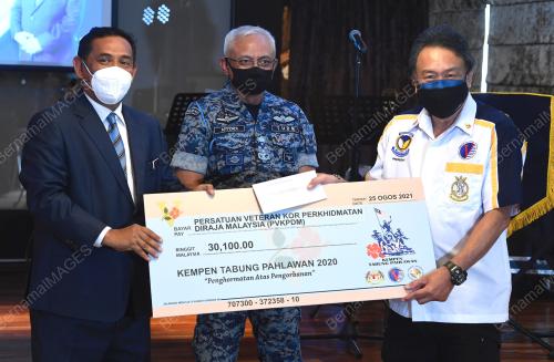 JEN TAN SRI AFFENDI BUANG