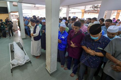 SOLAT JENAZAH TAN SRI AHMAD NAWAB