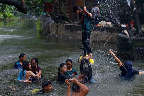 TINJAUAN HARI NATAL
