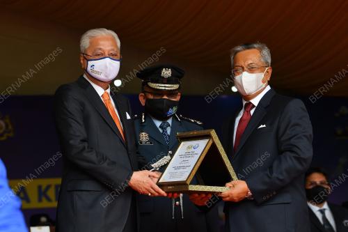 DATUK SERI ISMAIL SABRI YAAKOB