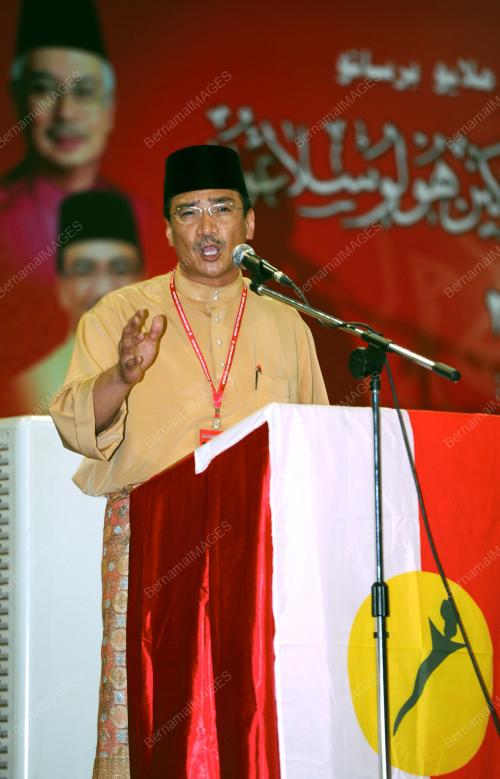 DATUK SERI HISHAMMUDDIN TUN HUSSEIN