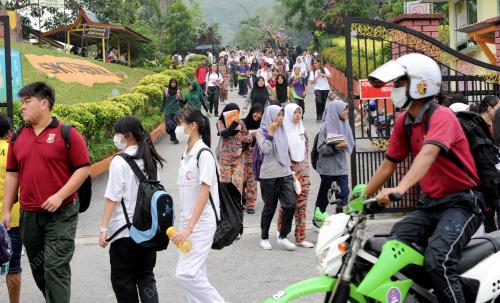 KL29_26062013_PELAJAR_TOPENG