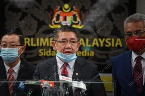 DATUK SERI SALAHUDDIN AYUB