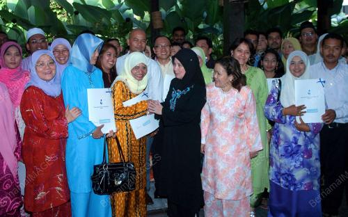 TUNKU AZIZAH AMINAH SULTAN ISKANDAR