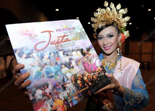 KL29_27022013_BUKU