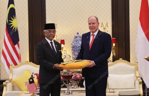 AL-SULTAN ABDULLAH RI'AYATUDDIN AL-MUSTAFA BILLAH SHAH