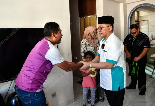 DATUK DR MOHD NA'IM MOKHTAR