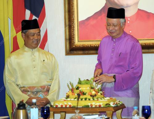 DATUK SERI MOHD NAJIB TUN ABDUL RAZAK