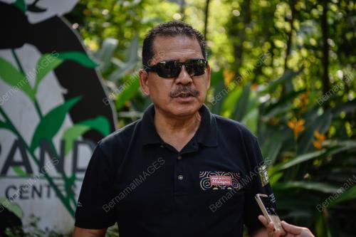 DATUK SERI ABDUL KHANI DAUD