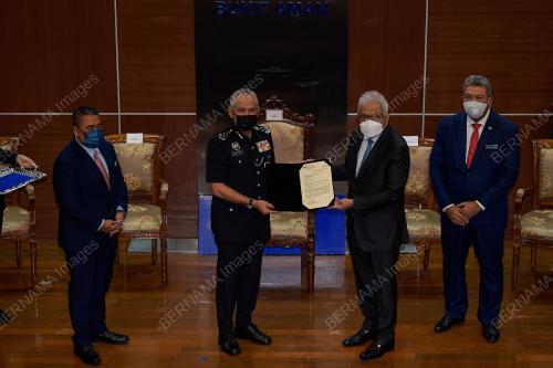 DATUK SERI HAMZAH ZAINUDIN