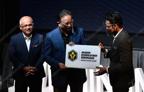 DATUK SERI REEZAL MERICAN NAINA MERICAN