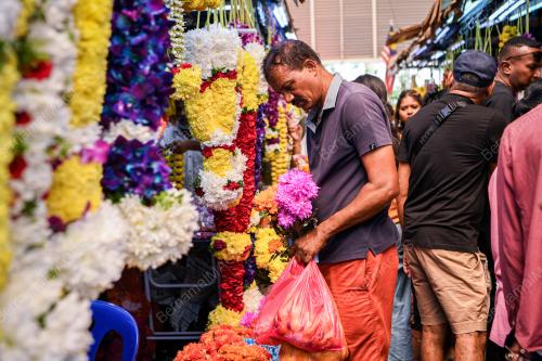 TINJAUAN PERSIAPAN PERAYAAN DEEPAVALI