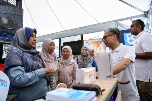FAHMI FADZIL