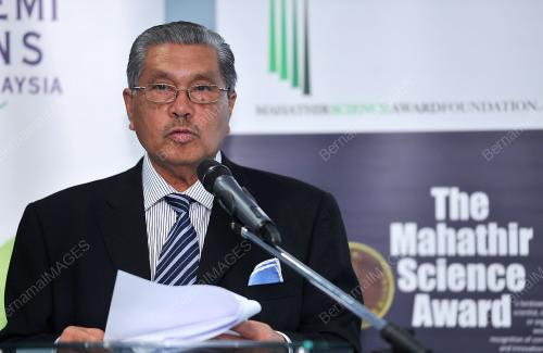 KL29_31102013_ASM_AWARD