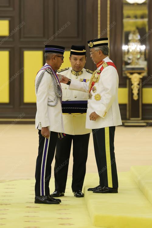 AL-SULTAN ABDULLAH RI'AYATUDDIN AL-MUSTAFA BILLAH SHAH