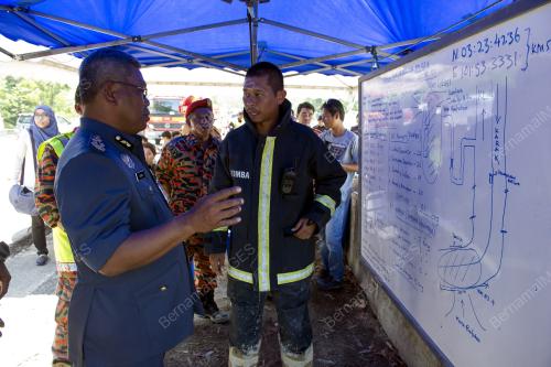 KL29_TANAH_RUNTUH_12112015