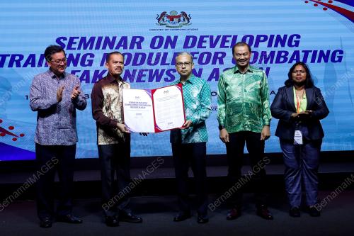 DATUK FAHMI FADZIL