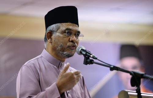 DATUK DR MOHD DAUD BAKAR