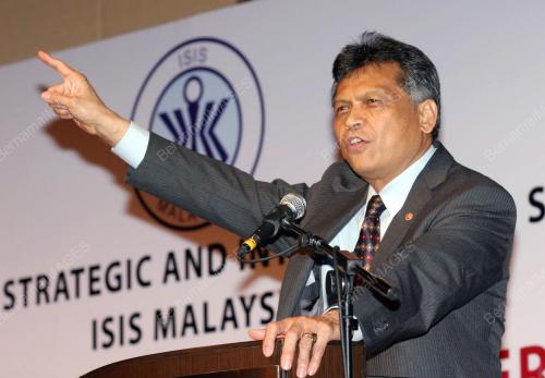 DR SURIN PITSUWAN