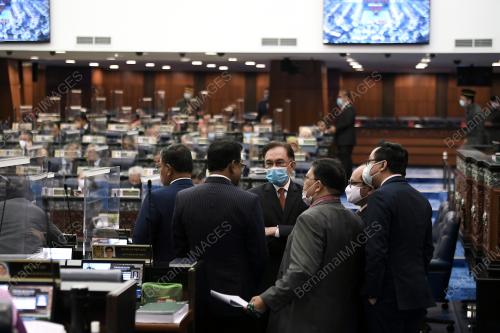 PERSIDANGAN PARLIMEN PENGGAL KETIGA 