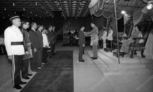 KL30_04022015_PENGURNIAAN_BINTANG