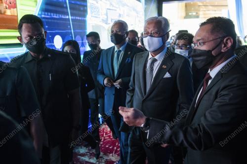 DATUK SERI ISMAIL SABRI YAAKOB