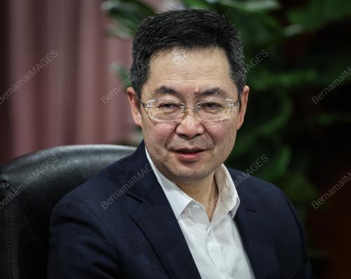 QU YINGPU