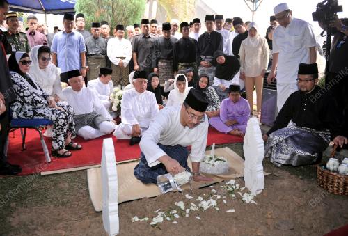 KL30_04102014_TUN_SUHAILAH
