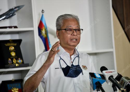 DATUK SERI ISMAIL SABRI YAAKOB