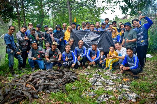 KOMUNITI PEMBURU IKAN BANDARAYA