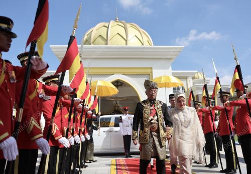 AL-SULTAN ABDULLAH RI'AYATUDDIN AL-MUSTAFA BILLAH SHAH