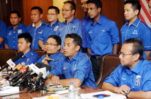 KL30_06082015_KHAIRY_BN