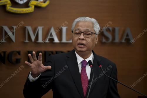 DATUK SERI ISMAIL SABRI YAAKOB