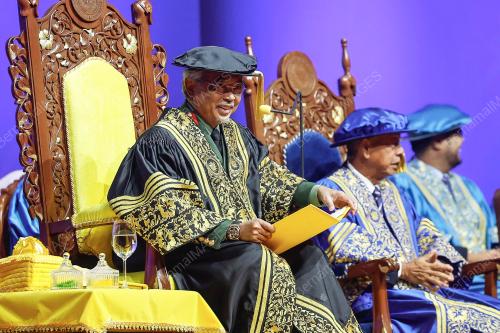 AL-SULTAN ABDULLAH RI'AYATUDDIN AL-MUSTAFA BILLAH SHAH