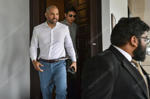MOHAMAD RIZAL JOHAN VAN GEYZEL