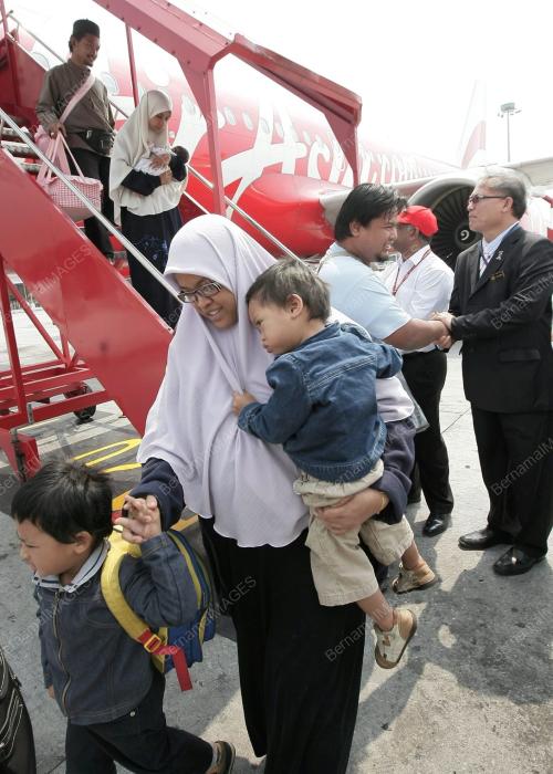 KL30_08022011_SAMBUT