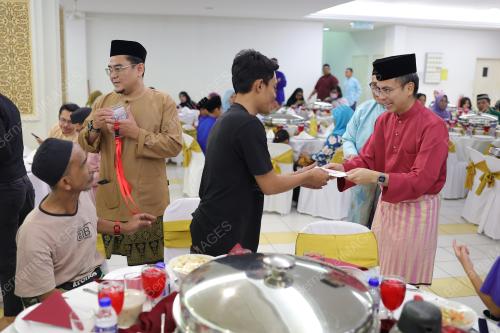 FAHMI FADZIL