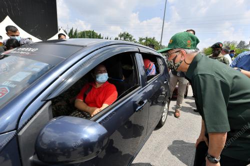 DATUK SERI ISMAIL SABRI YAAKOB