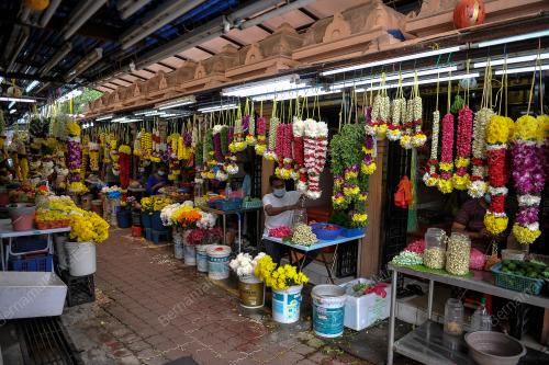 PERSIAPAN AKHIR MENYAMBUT PERAYAAN DEEPAVALI