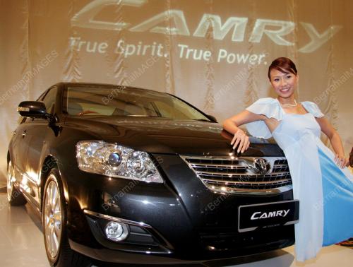 TOYOTA CAMRY