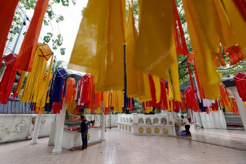 PERSIAPAN_WESAK