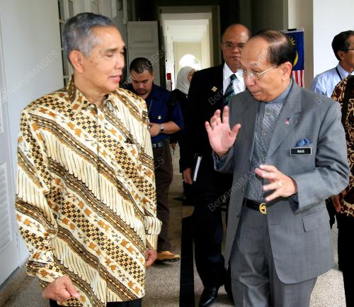 DR RAIS YATIM