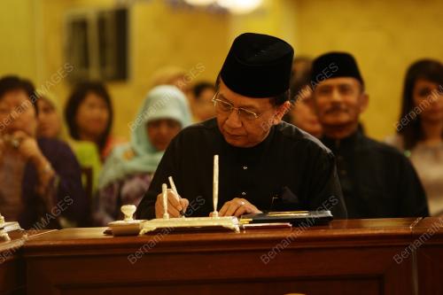 DR RAIS YATIM