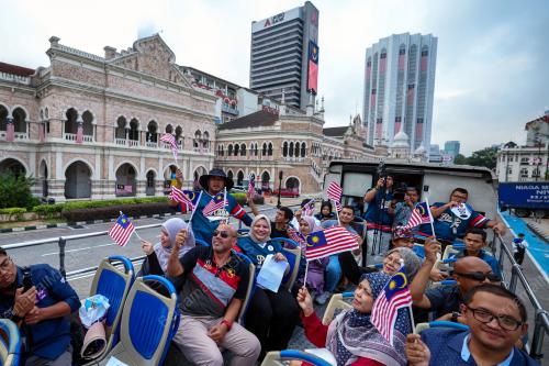 BERNAMA RADIO HOP ON HOP OFF