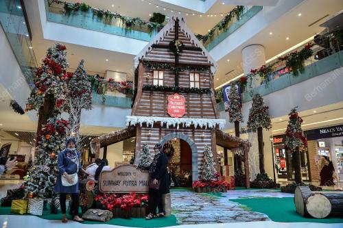TINJAUAN HARI KRISMAS
