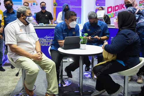 DATUK DR MOHD RADZI MD JIDIN