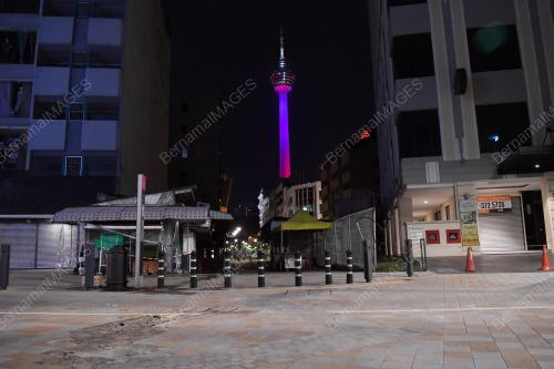 HARI RUSIA - MENARA KL PANCAR WARNA BENDERA RUSIA