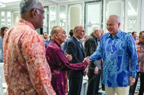 SULTAN PERAK SULTAN NAZRIN SHAH