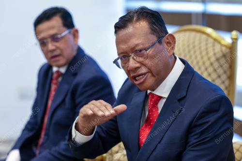 DATUK SERI AHMAD SHABERY CHEEK