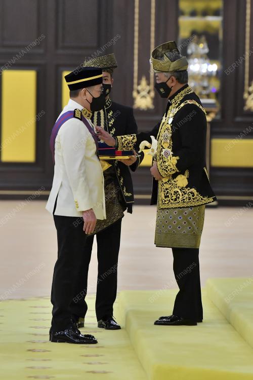 AL-SULTAN ABDULLAH RI'AYATUDDIN AL-MUSTAFA BILLAH SHAH